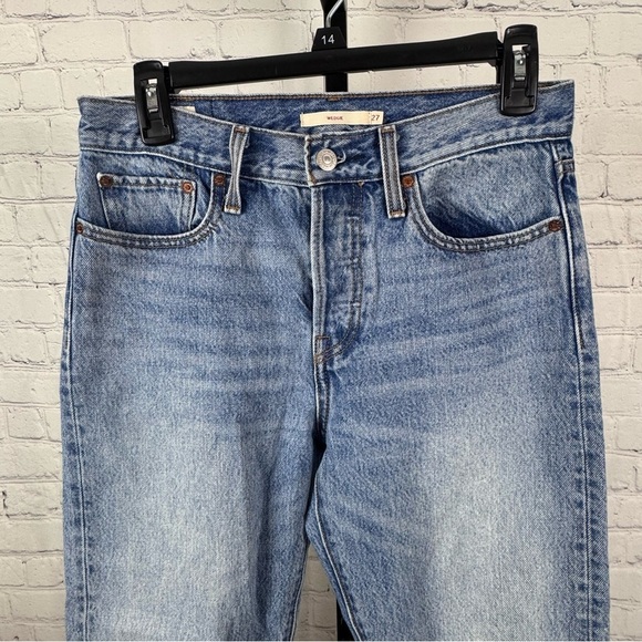 Levi’s Premium Wedgie High Waisted Snug Fit Straight Leg Jeans Size 27 - Picture 2 of 8